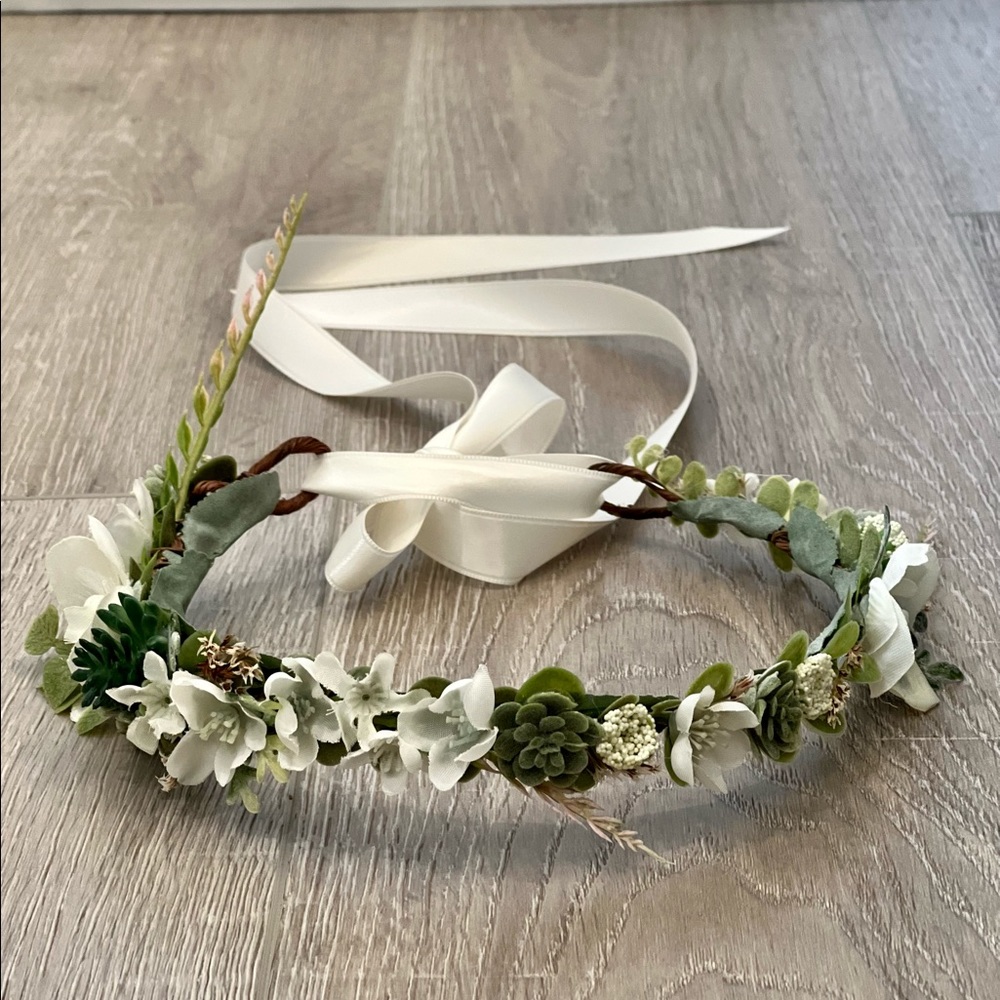 NEW Succulent Head Garland - adjustable 1-2yrs